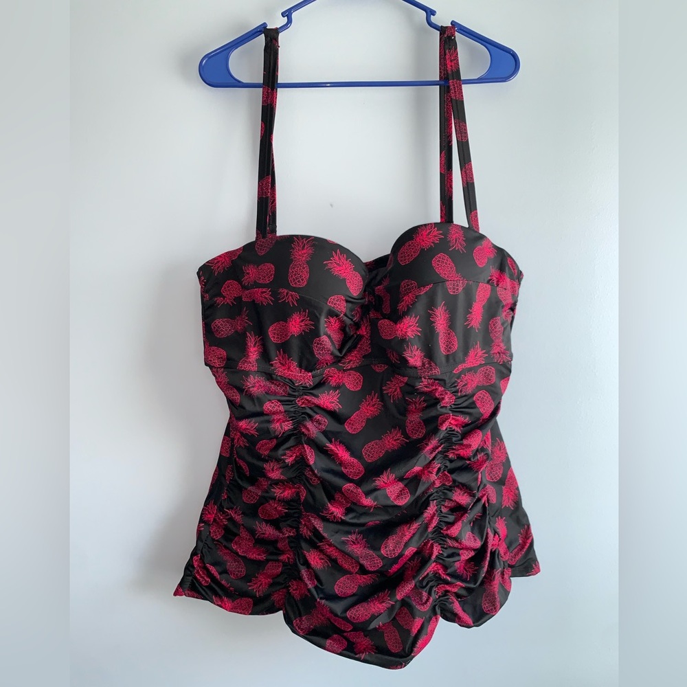 Torrid Size 3 Underwire Ruched Tankini Top Pineapples